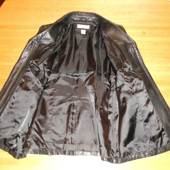 Leather Jacket Women's As New - Picture 6 of 8